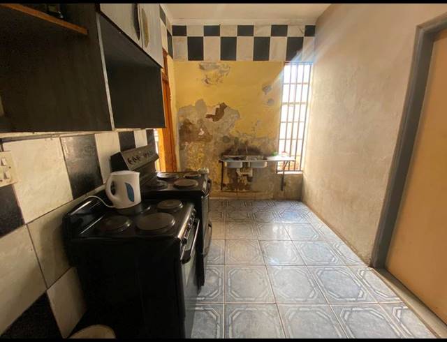 14 BEDROOM HOUSE FOR SALE IN VREDEDORP